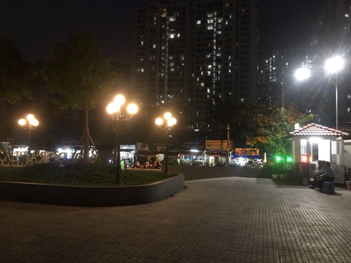 Goldora Plaza Nhà Bè vào đêm